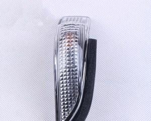 解析16款丰田凯美瑞转向灯灯罩的设计特点（深入剖析其亮度）-第1张图片-好赞用车