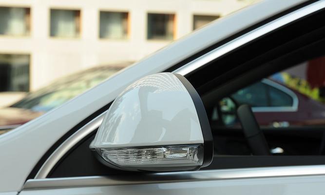 别克君威09年车型后视镜转向灯拆卸详解（学会拆卸后视镜转向灯）-第1张图片-好赞用车