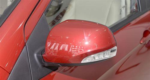 长城C30转向灯更换指南（教你轻松更换长城C30的转向灯）-第3张图片-好赞用车