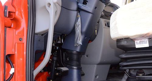 东风天锦245马力转向灯更换指南（轻松学会更换东风天锦245马力转向灯）-第1张图片-好赞用车