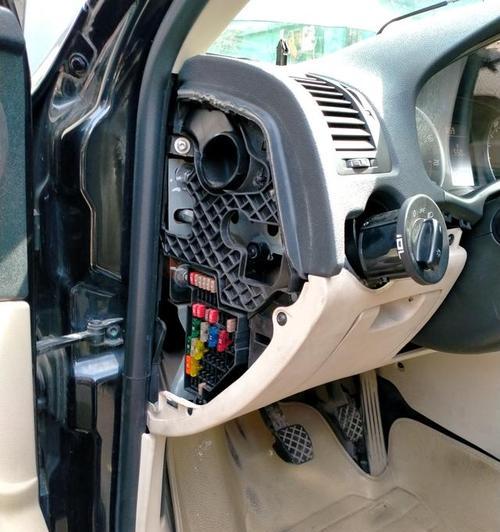 起亚赛拉图流水转向灯常亮怎么办？如何快速解决？-第1张图片-好赞用车