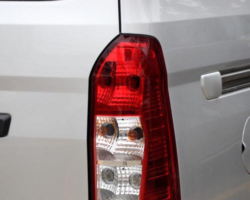 五菱之光转向灯采用什么材质？常见问题解答？-第3张图片-好赞用车