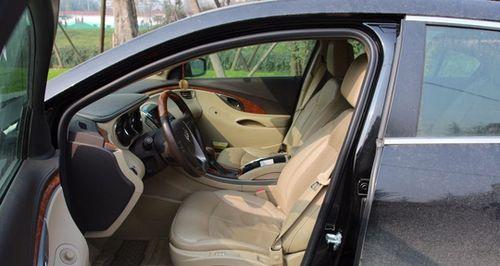 别克君越转向灯问题解析（09款别克君越转向灯左前右后不亮原因分析及解决方法）-第2张图片-好赞用车