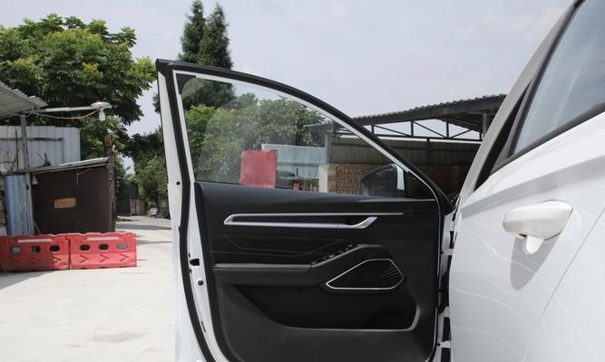 吉利帝豪4代如何关闭转向灯（简单操作教程）-第2张图片-好赞用车