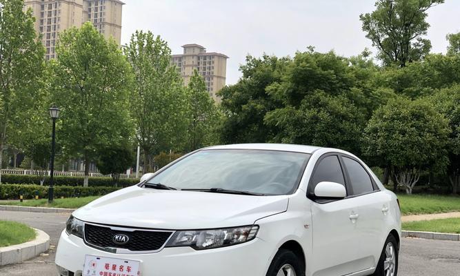 2013年起亚福瑞迪转向灯的卓越性能和创新设计（解密起亚福瑞迪转向灯的技术革新和舒适驾驶体验）-第1张图片-好赞用车