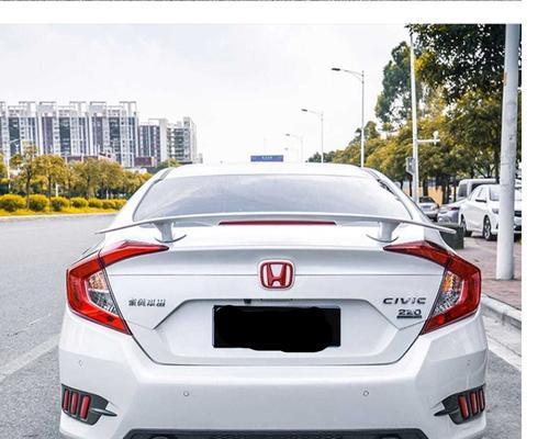 本田思域车转向灯展示的设计与创新（创新设计下的本田思域车转向灯功能与美学表达）-第2张图片-好赞用车