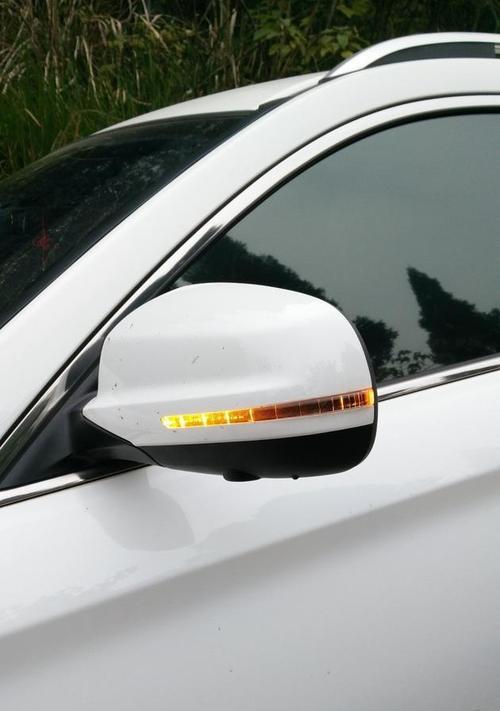 哈弗H2转向灯打开的原因与解决方法（探索哈弗H2转向灯故障的根源与应对策略）-第1张图片-好赞用车