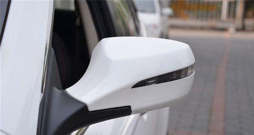 奔腾B70老款转向灯灯泡更换教程（详细介绍奔腾B70老款转向灯灯泡的更换步骤及注意事项）-第3张图片-好赞用车