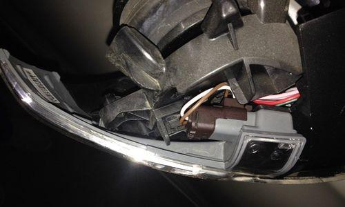 雪铁龙c4l前转向灯更换成本是多少？购买时需要注意什么？-第3张图片-好赞用车