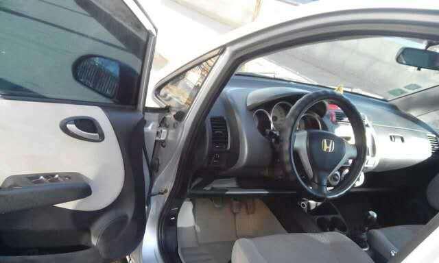 本田飞度转向灯使用指南（掌握本田飞度转向灯的正确使用方法）-第3张图片-好赞用车